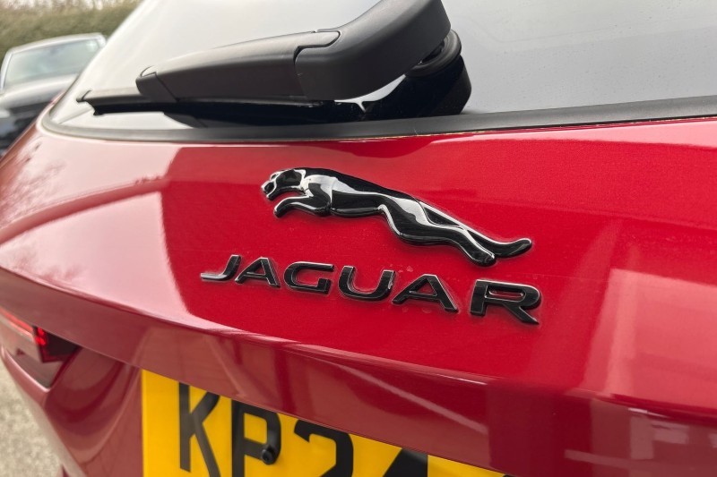 2024 (24) JAGUAR F-PACE 2.0 D200 R-Dynamic SE Black 5dr Auto AWD 5153548