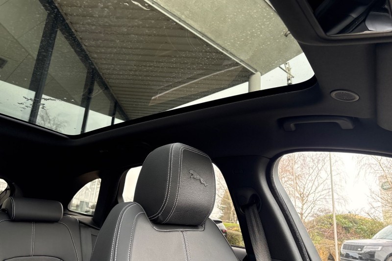 2024 (24) JAGUAR F-PACE 2.0 D200 R-Dynamic SE Black 5dr Auto AWD 5153520