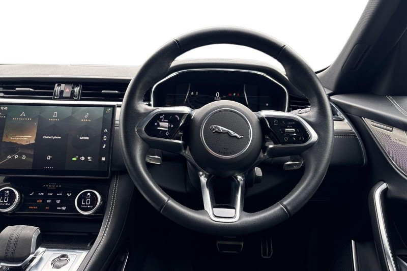 2024 (24) JAGUAR F-PACE 2.0 D200 R-Dynamic SE Black 5dr Auto AWD 5153514