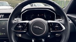 2024 (24) JAGUAR F-PACE 2.0 D200 R-Dynamic SE Black 5dr Auto AWD 5153527