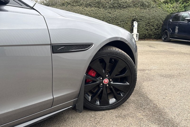 2022 (72) JAGUAR XF 2.0 D200 R-Dynamic Black 5dr Auto 5184411