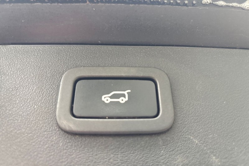 2022 (72) JAGUAR XF 2.0 D200 R-Dynamic Black 5dr Auto 5184402