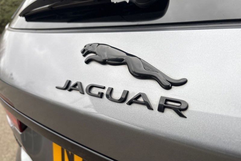 2022 (72) JAGUAR XF 2.0 D200 R-Dynamic Black 5dr Auto 5184407