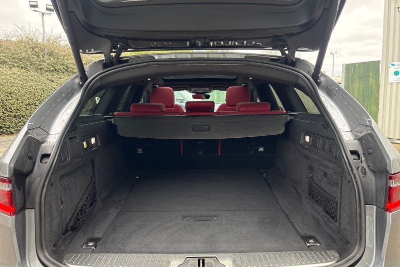 2022 (72) JAGUAR XF 2.0 D200 R-Dynamic Black 5dr Auto 5184369