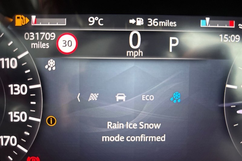 2022 (72) JAGUAR XF 2.0 D200 R-Dynamic Black 5dr Auto 5184394