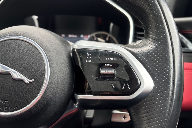 2022 (72) JAGUAR XF 2.0 D200 R-Dynamic Black 5dr Auto 5184388