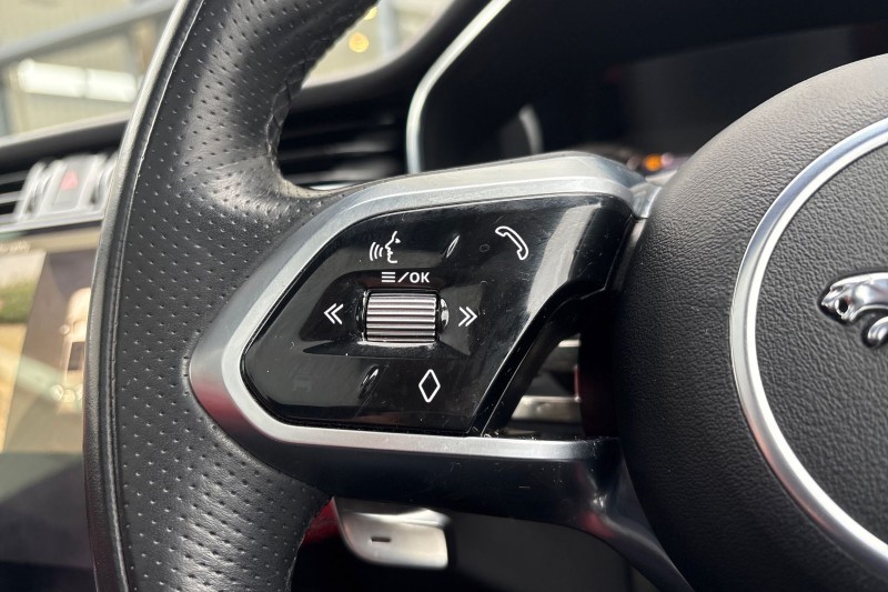 2022 (72) JAGUAR XF 2.0 D200 R-Dynamic Black 5dr Auto 5184387