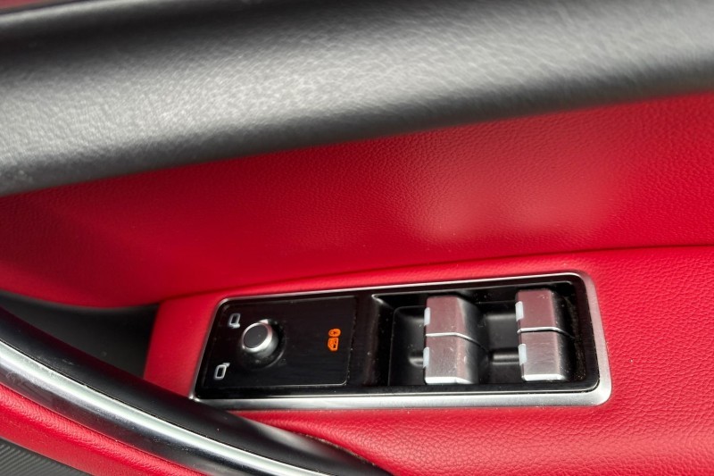 2022 (72) JAGUAR XF 2.0 D200 R-Dynamic Black 5dr Auto 5184382