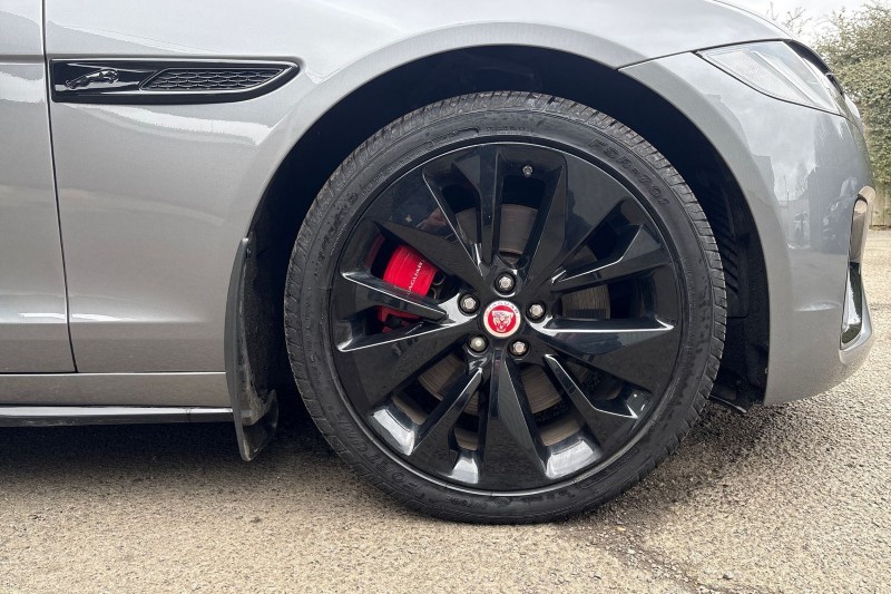 2022 (72) JAGUAR XF 2.0 D200 R-Dynamic Black 5dr Auto 5184367