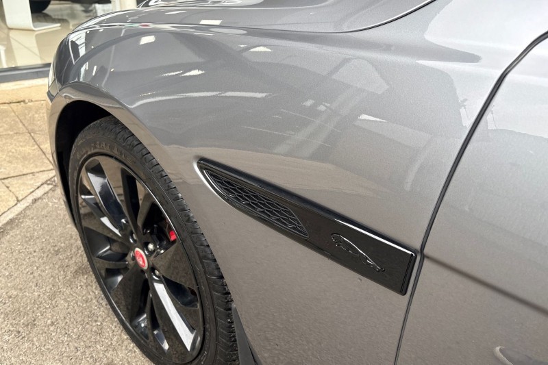 2022 (72) JAGUAR XF 2.0 D200 R-Dynamic Black 5dr Auto 5184379