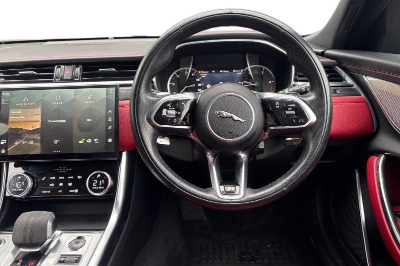 2022 (72) JAGUAR XF 2.0 D200 R-Dynamic Black 5dr Auto 5184374