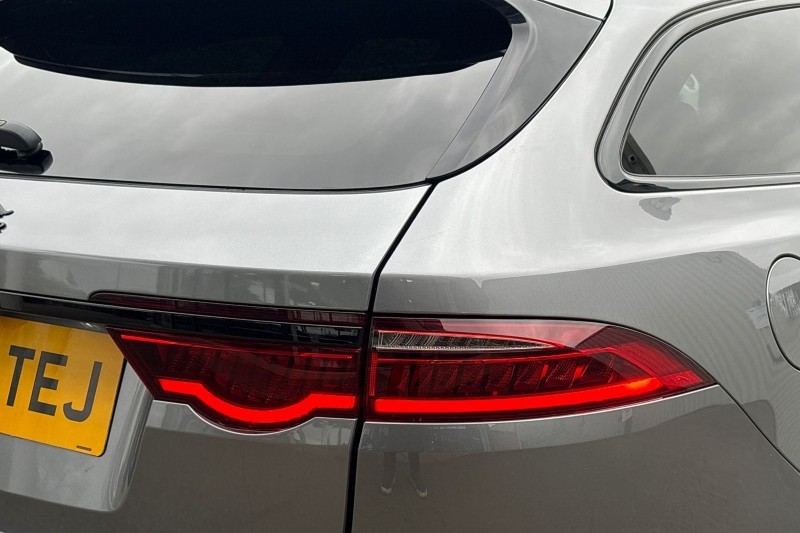 2022 (72) JAGUAR XF 2.0 D200 R-Dynamic Black 5dr Auto 5184409