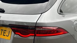 2022 (72) JAGUAR XF 2.0 D200 R-Dynamic Black 5dr Auto 5184409