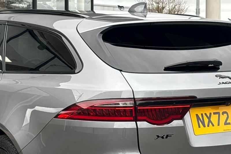 2022 (72) JAGUAR XF 2.0 D200 R-Dynamic Black 5dr Auto 5184378