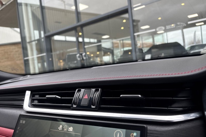 2022 (72) JAGUAR XF 2.0 D200 R-Dynamic Black 5dr Auto 5184396