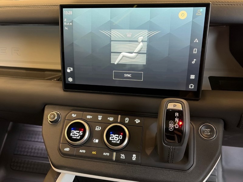 2025 (74) LAND ROVER DEFENDER 3.0 D350 X-Dynamic SE 110 5dr Auto 4980866