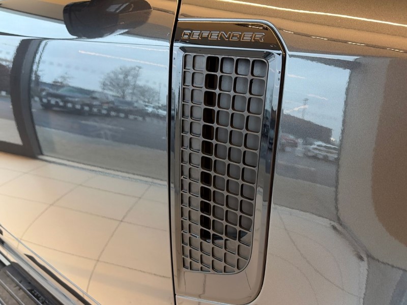 2025 (74) LAND ROVER DEFENDER 3.0 D350 X-Dynamic SE 110 5dr Auto 5064859