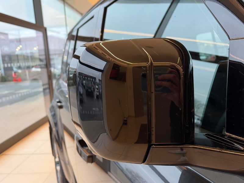 2025 (74) LAND ROVER DEFENDER 3.0 D350 X-Dynamic SE 110 5dr Auto 4980883