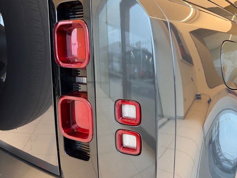 2025 (74) LAND ROVER DEFENDER 3.0 D350 X-Dynamic SE 110 5dr Auto 4980880