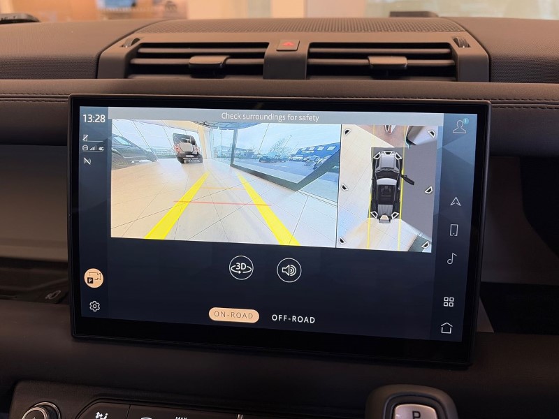 2025 (74) LAND ROVER DEFENDER 3.0 D350 X-Dynamic SE 110 5dr Auto 4980864