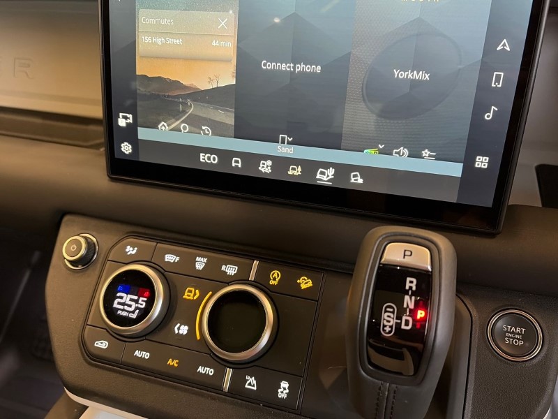 2025 (74) LAND ROVER DEFENDER 3.0 D350 X-Dynamic SE 110 5dr Auto 4980867