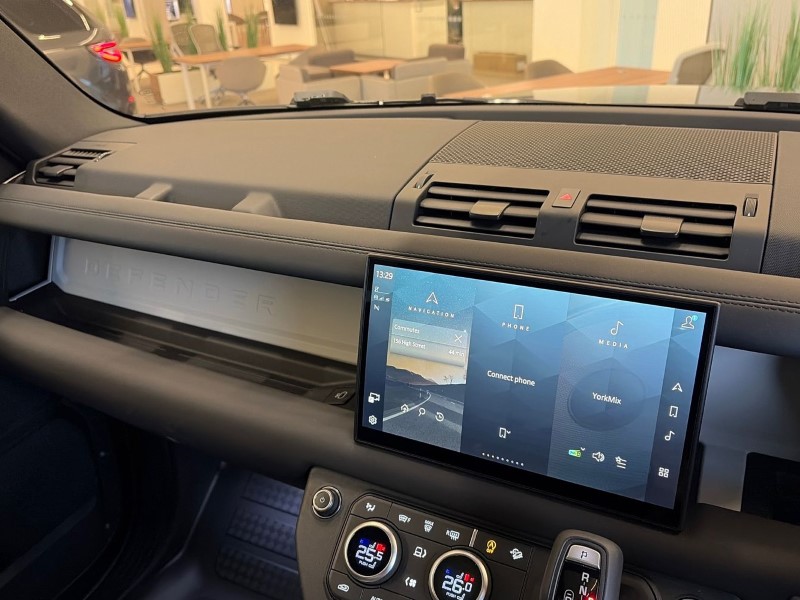 2025 (74) LAND ROVER DEFENDER 3.0 D350 X-Dynamic SE 110 5dr Auto 4980869