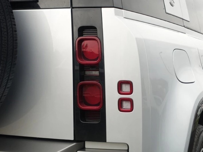 2024 (24) LAND ROVER DEFENDER 2.0 P400e X-Dynamic SE 110 5dr Auto 5214420