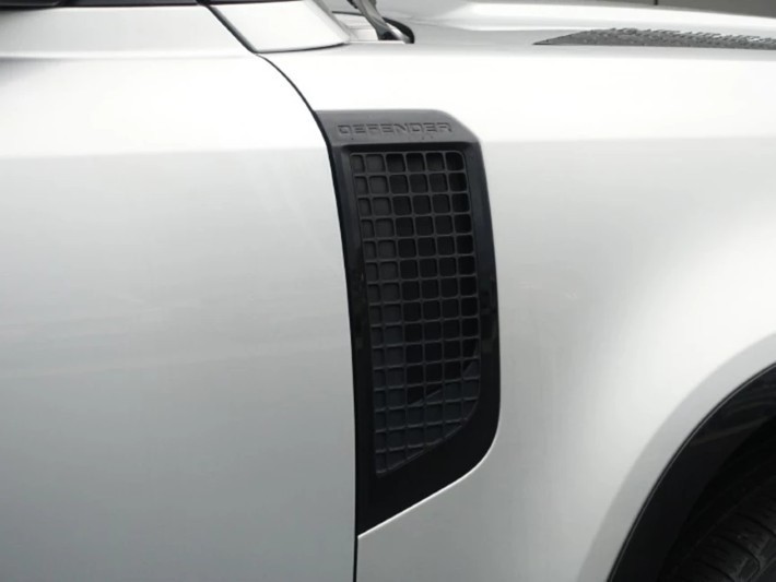 2024 (24) LAND ROVER DEFENDER 2.0 P400e X-Dynamic SE 110 5dr Auto 5214415
