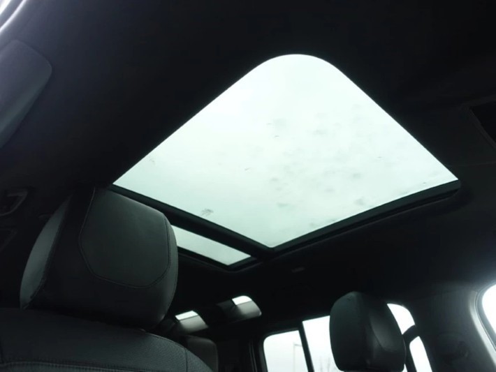 2024 (24) LAND ROVER DEFENDER 2.0 P400e X-Dynamic SE 110 5dr Auto 5214436