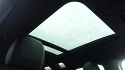 2024 (24) LAND ROVER DEFENDER 2.0 P400e X-Dynamic SE 110 5dr Auto 5214436