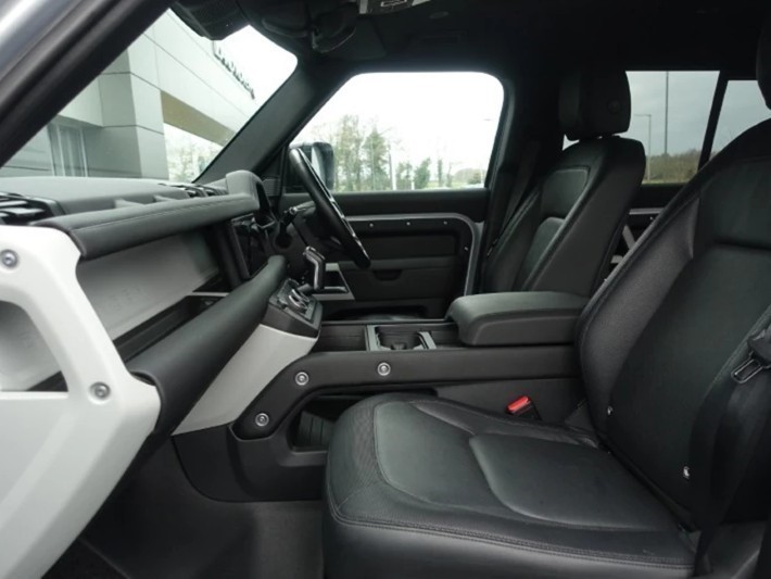 2024 (24) LAND ROVER DEFENDER 2.0 P400e X-Dynamic SE 110 5dr Auto 5214398