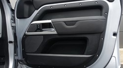 2024 (24) LAND ROVER DEFENDER 2.0 P400e X-Dynamic SE 110 5dr Auto 5214438