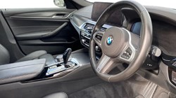 2021 (21) BMW 5 SERIES 520i MHT M Sport 5dr Step Auto 3097176