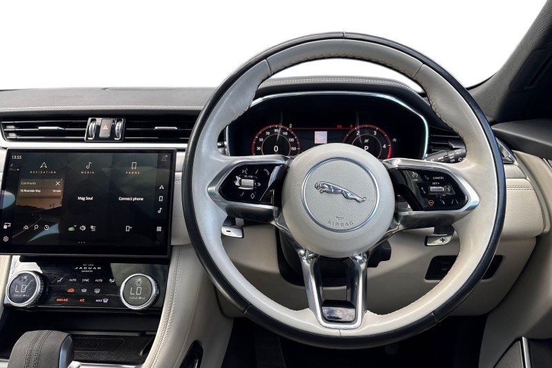 2023 (23) JAGUAR F-PACE 2.0 D200 R-Dynamic S 5dr Auto AWD 5242564