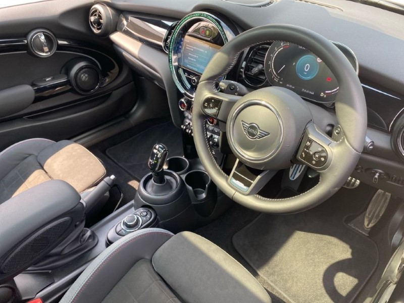 2024 (24) MINI HATCHBACK 2.0 Cooper S Sport Premium Plus 3dr Auto 3380086
