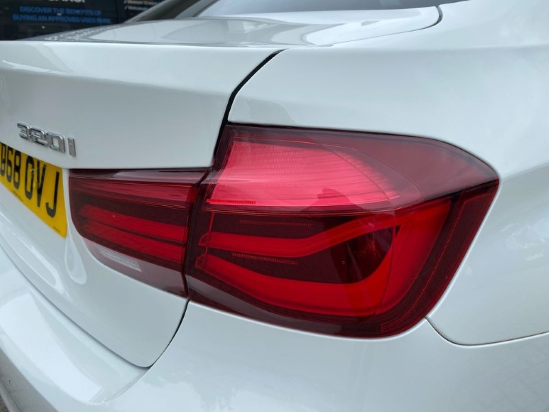 2018 (68) BMW 3 SERIES 320i M Sport Shadow Edition 4dr Step Auto 3329526