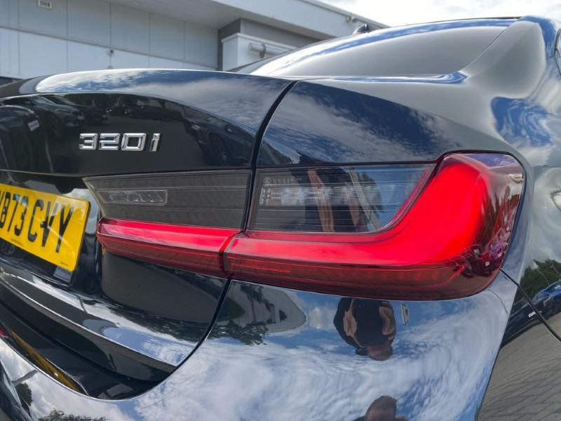 2023 (73) BMW 3 SERIES 320i M Sport 4dr Step Auto 3302859