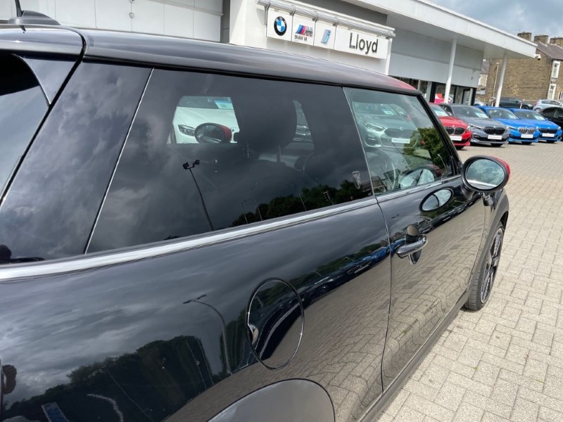 2023 (72) MINI HATCHBACK 1.5 Cooper Exclusive 3dr Auto 3338232