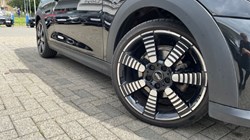 2023 (72) MINI HATCHBACK 1.5 Cooper Exclusive 3dr Auto 3338225