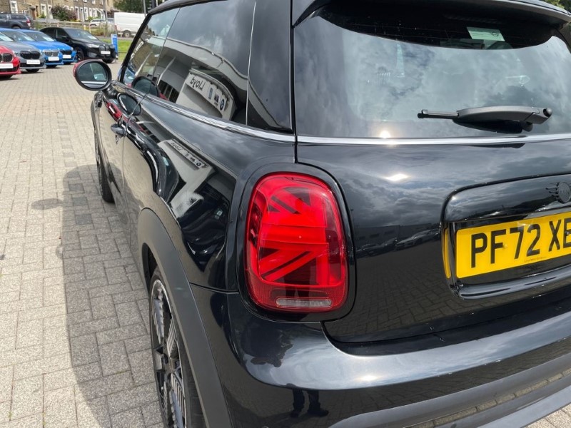 2023 (72) MINI HATCHBACK 1.5 Cooper Exclusive 3dr Auto 3338228