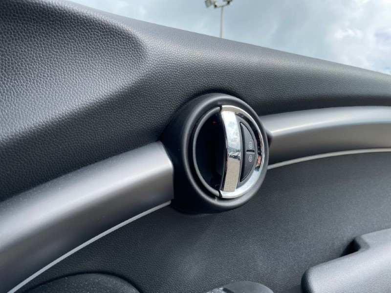 2023 (72) MINI HATCHBACK 1.5 Cooper Exclusive 3dr Auto 3338209