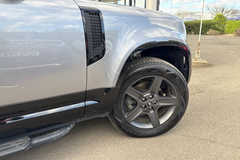 2024 (24) LAND ROVER DEFENDER 3.0 D250 X-Dynamic SE 110 5dr Auto 5242721