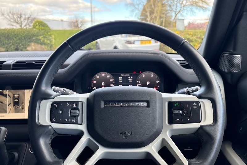 2024 (24) LAND ROVER DEFENDER 3.0 D250 X-Dynamic SE 110 5dr Auto 5242696