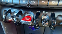 2019 (19) MINI HATCHBACK 1.5 Cooper Sport II 5dr Auto 3421107