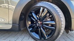 2019 (19) MINI HATCHBACK 1.5 Cooper Sport II 5dr Auto 3421133