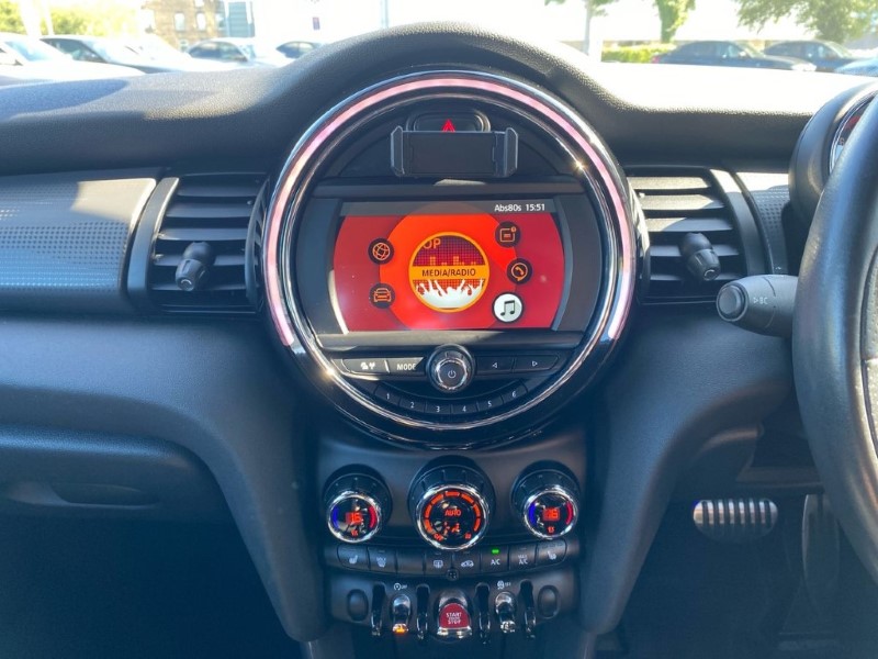 2019 (19) MINI HATCHBACK 1.5 Cooper Sport II 5dr Auto 3421096