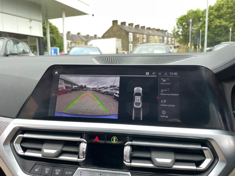 2022 (22) BMW 4 SERIES 420d MHT M Sport 2dr Step Auto 3404971