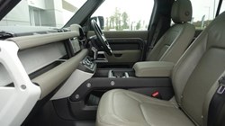 2023 (23) LAND ROVER DEFENDER 3.0 D250 SE 110 5dr Auto 5223672