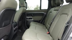 2023 (23) LAND ROVER DEFENDER 3.0 D250 SE 110 5dr Auto 5223673