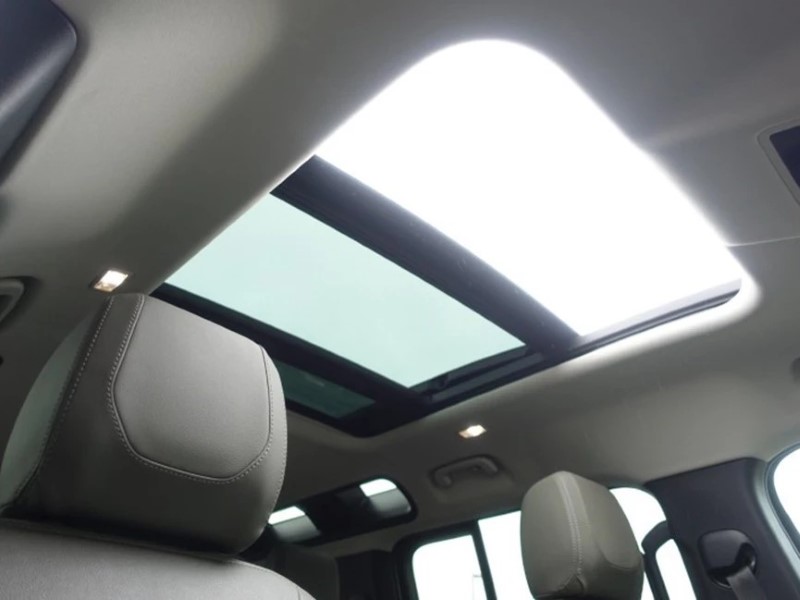 2023 (23) LAND ROVER DEFENDER 3.0 D250 SE 110 5dr Auto 5223714